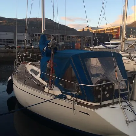 Cosy Boat In Bryggen Botel Bergen
