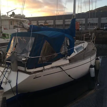 船上ホテル Cosy Boat In Bryggen *