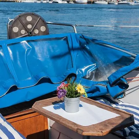 Cosy Boat In Bryggen * Bergen