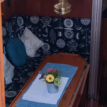 Cosy Boat In Bryggen